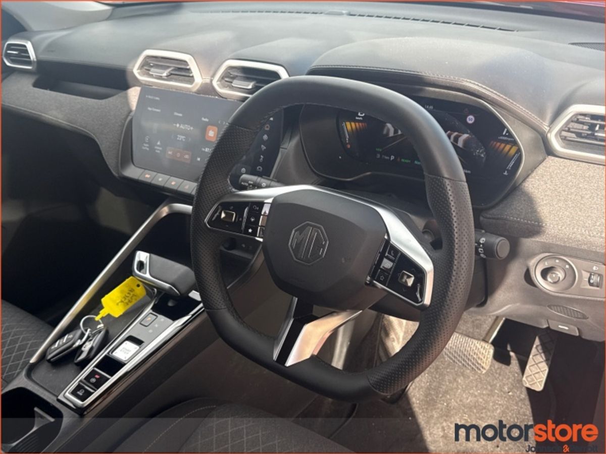 MG ZS Excite HEV **LIKE NEW / HUGE WARRANTY**