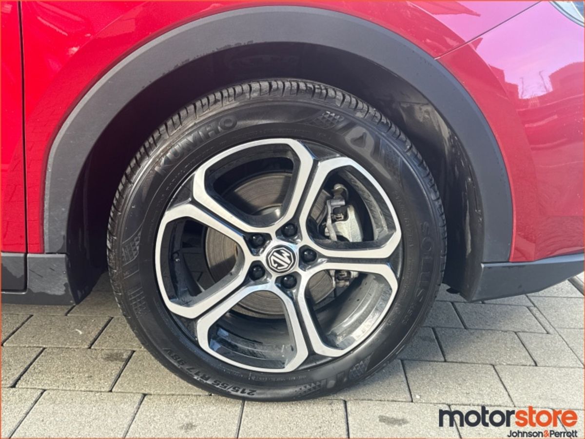 MG ZS Excite HEV **LIKE NEW / HUGE WARRANTY**