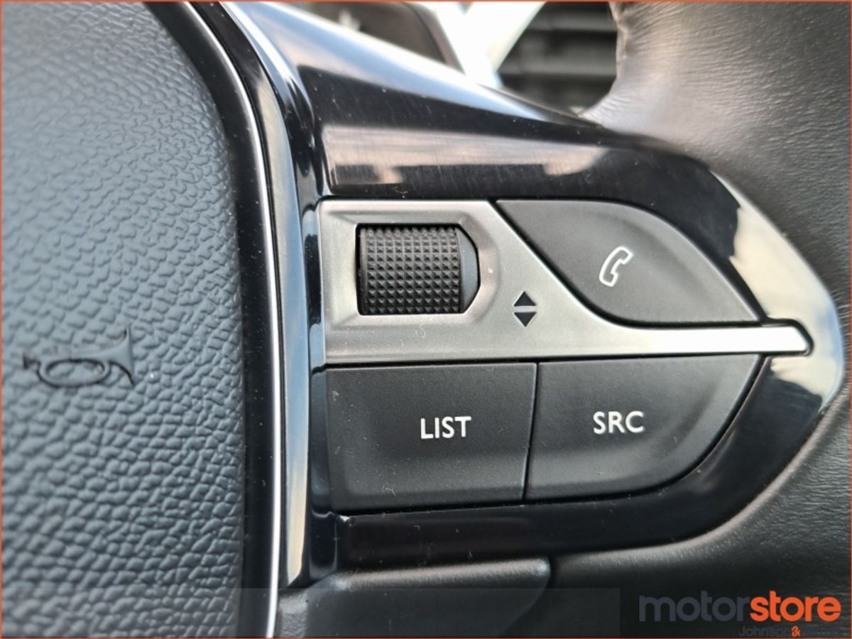 Peugeot 5008 1.5 BlueHDi | Allure | ONE LADY OWNER