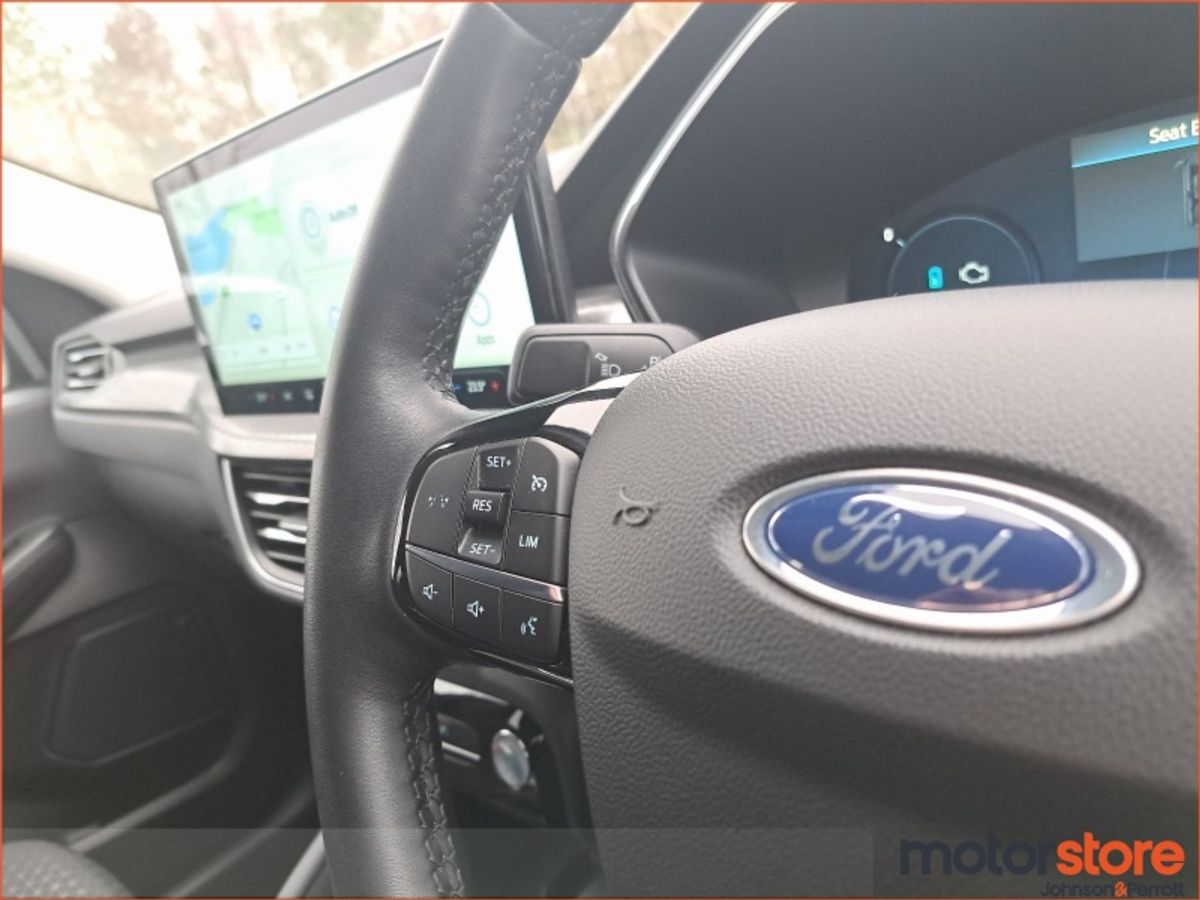 Ford Kuga PHEV TITANIUM TINY MILEAGE