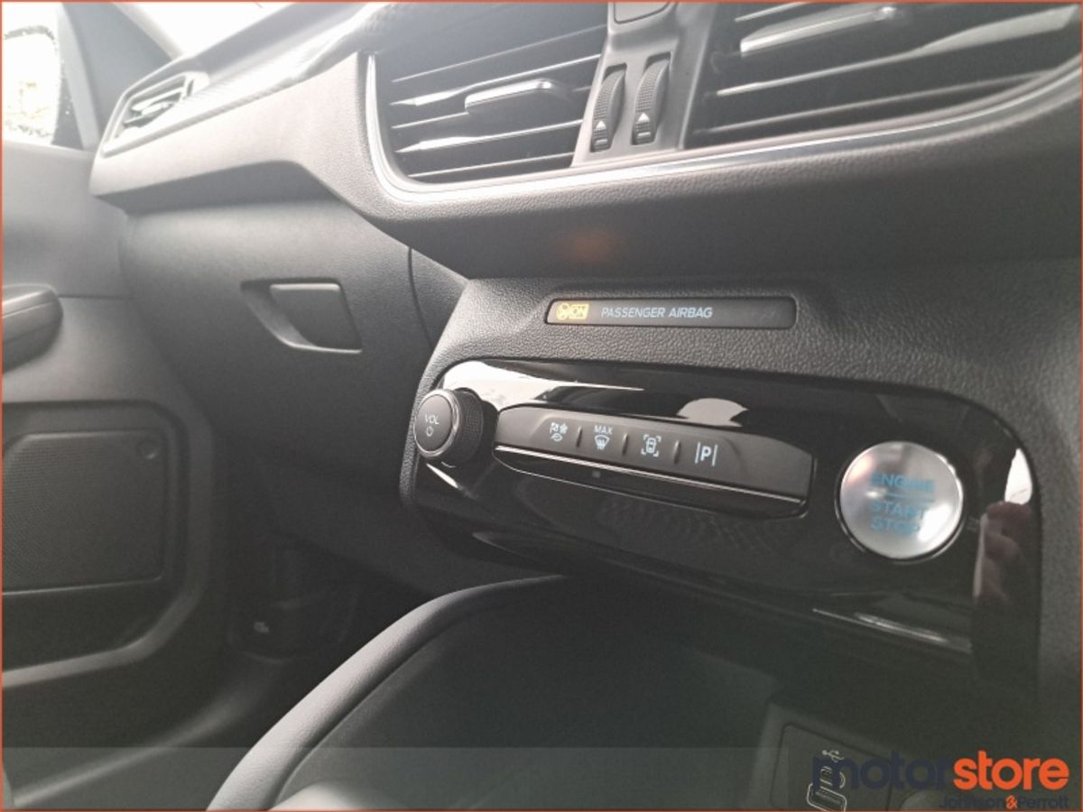 Ford Kuga PHEV TITANIUM TINY MILEAGE