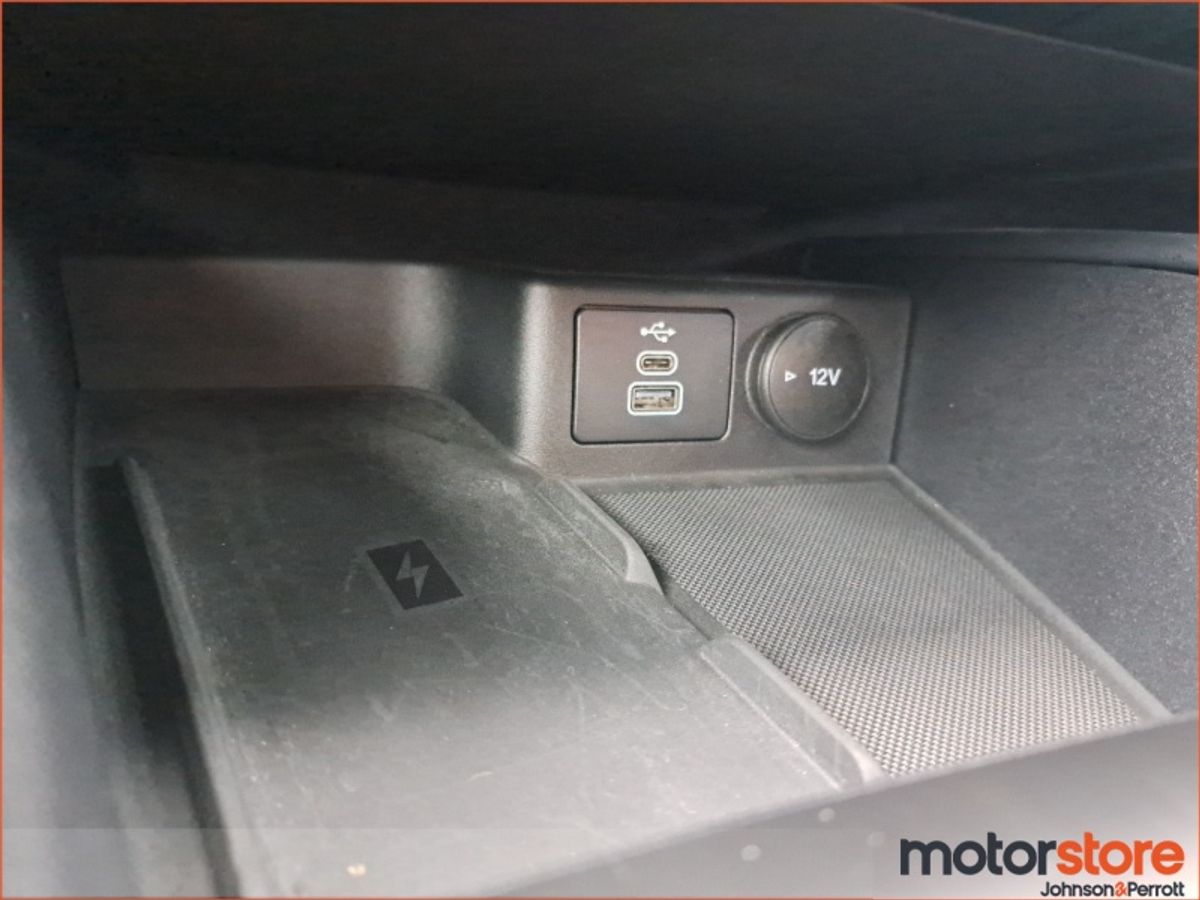 Ford Kuga PHEV TITANIUM TINY MILEAGE