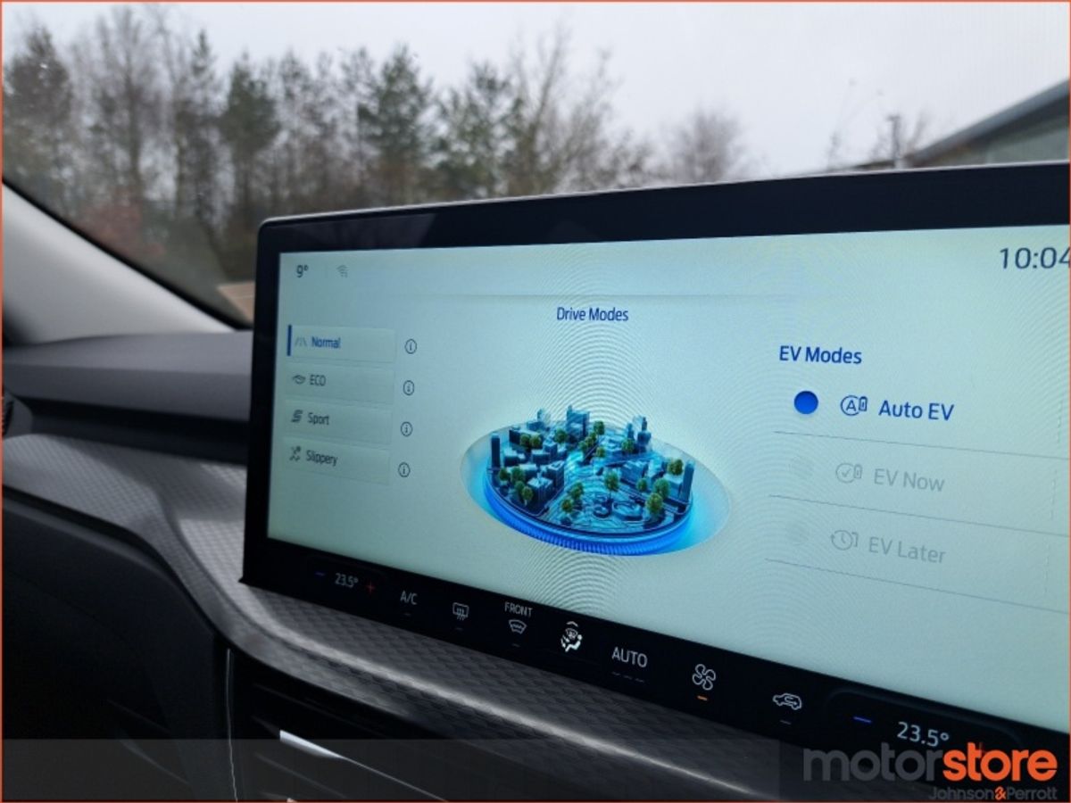 Ford Kuga PHEV TITANIUM TINY MILEAGE