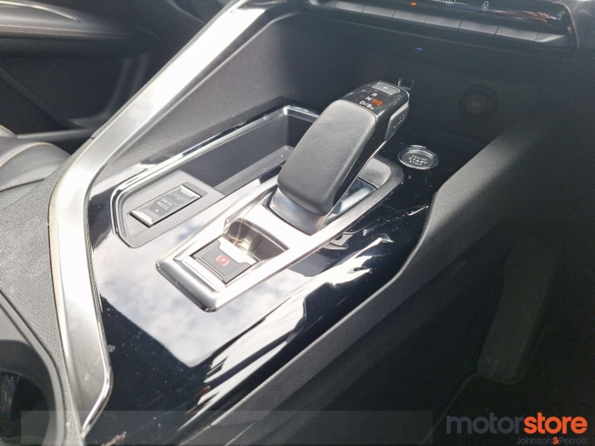 Peugeot 3008 HYBRID2 PHEV 225bhp GT Black Pack