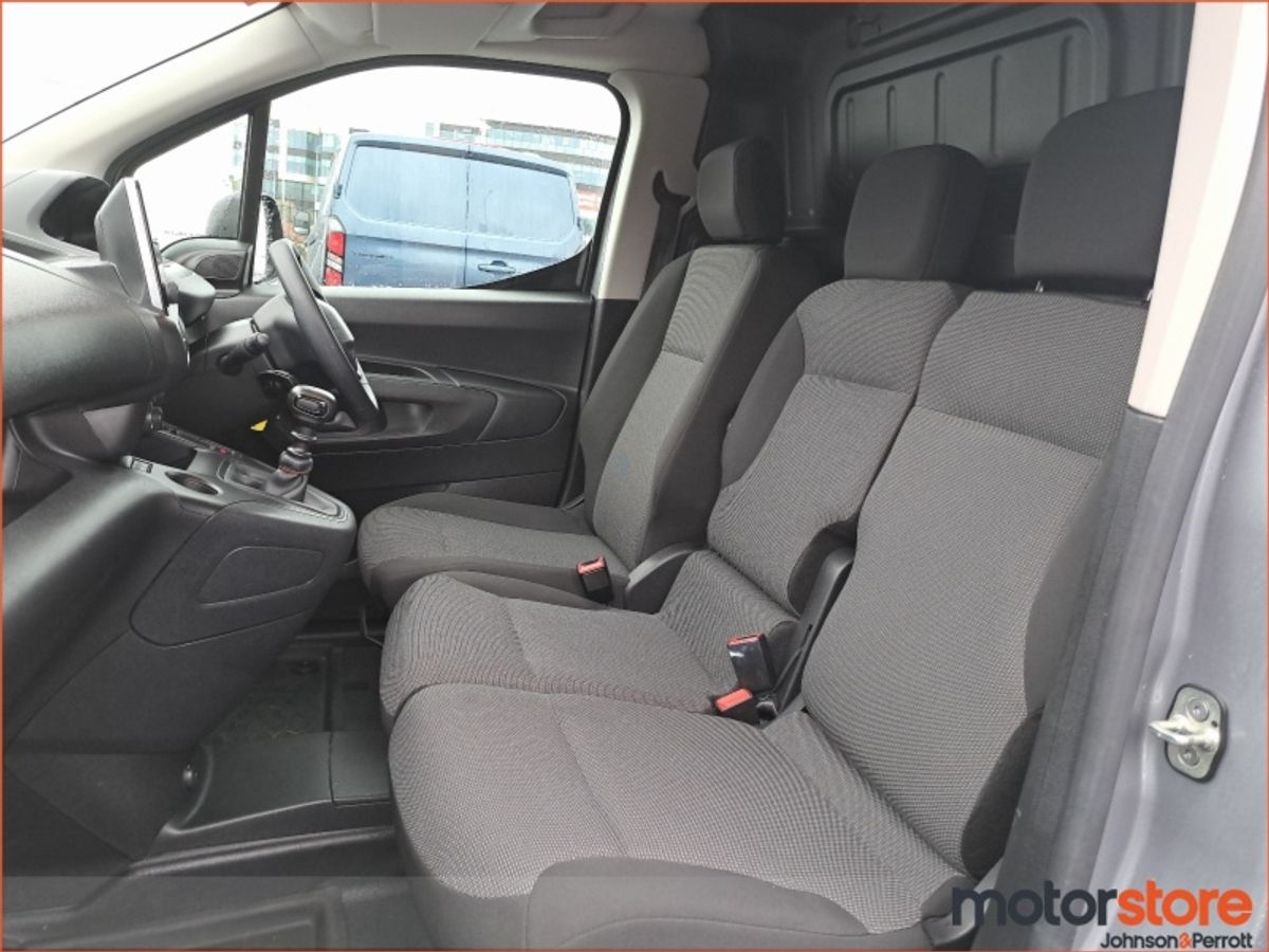 Peugeot Partner PARTNER ACTIVE PLUS 1.5 BLUE H