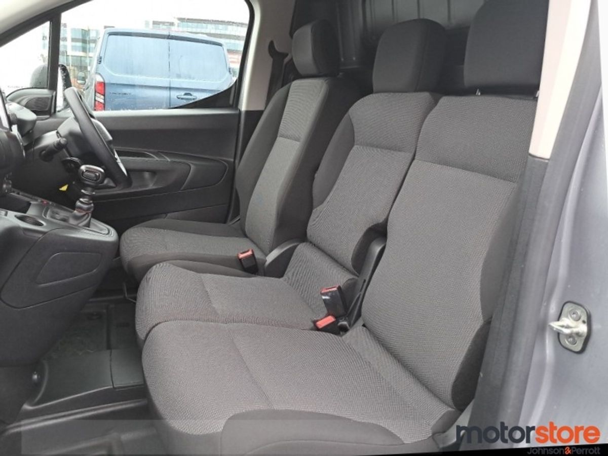 Peugeot Partner PARTNER ACTIVE PLUS 1.5 low kms