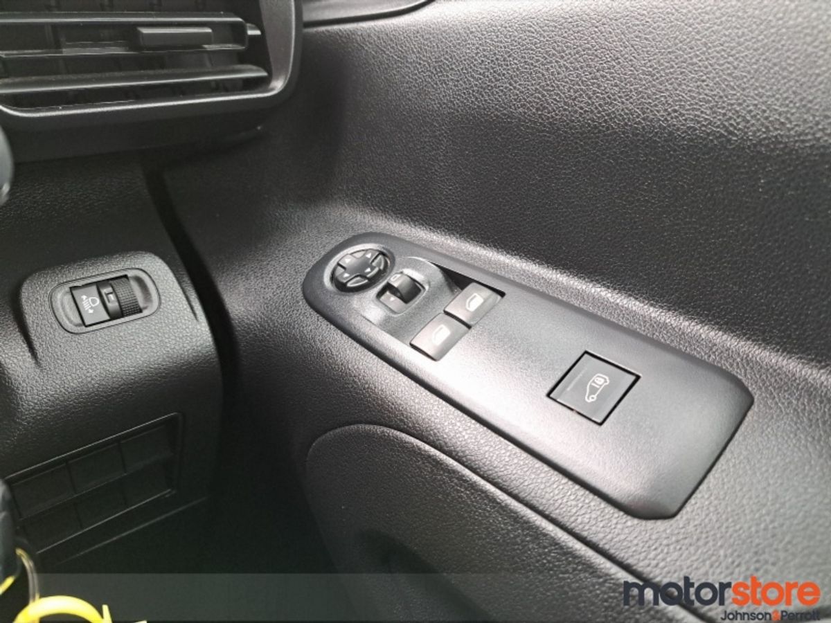 Peugeot Partner PARTNER ACTIVE PLUS 1.5 low kms