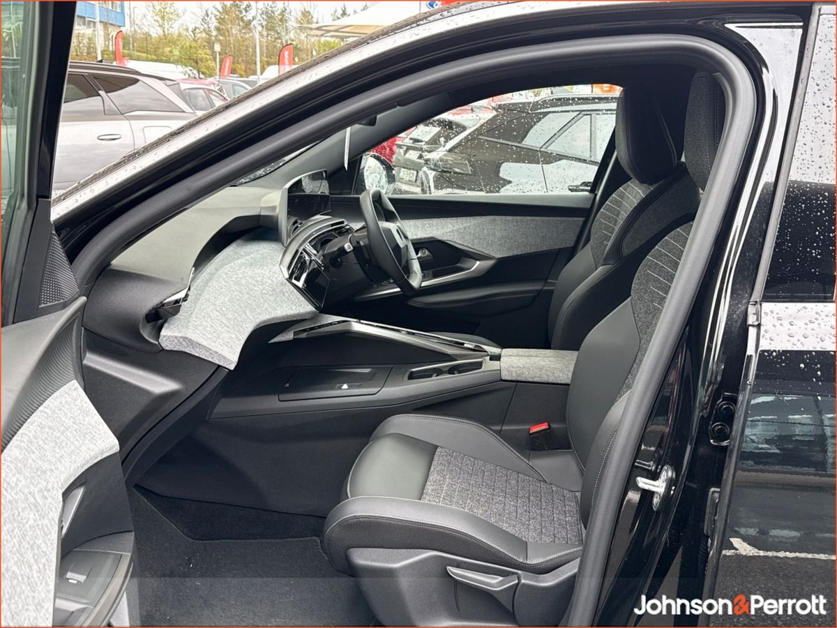 Peugeot 5008 1.2 MHEV Hybrid 145bhp Allure