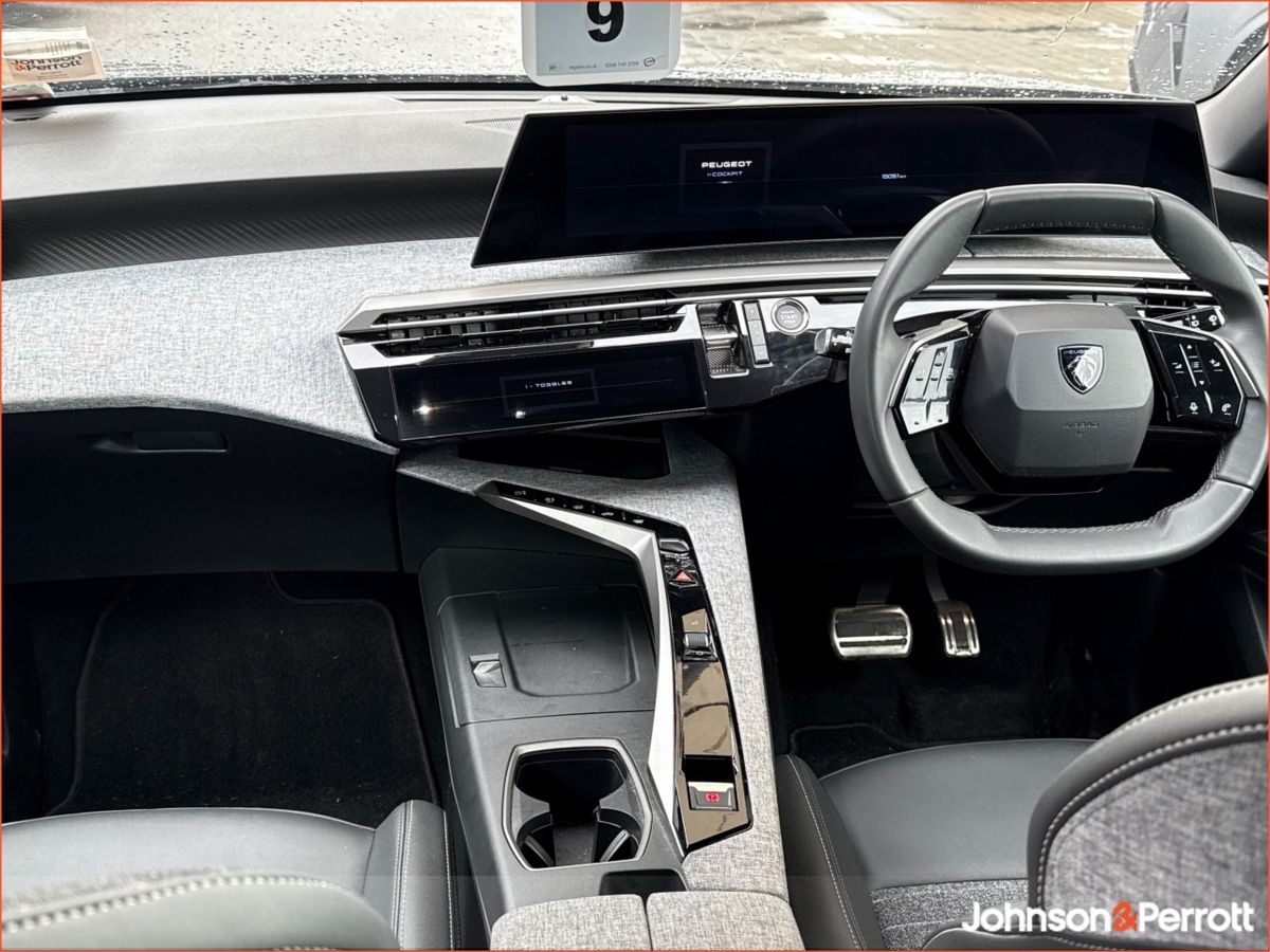 Peugeot 5008 1.2 MHEV Hybrid 145bhp Allure