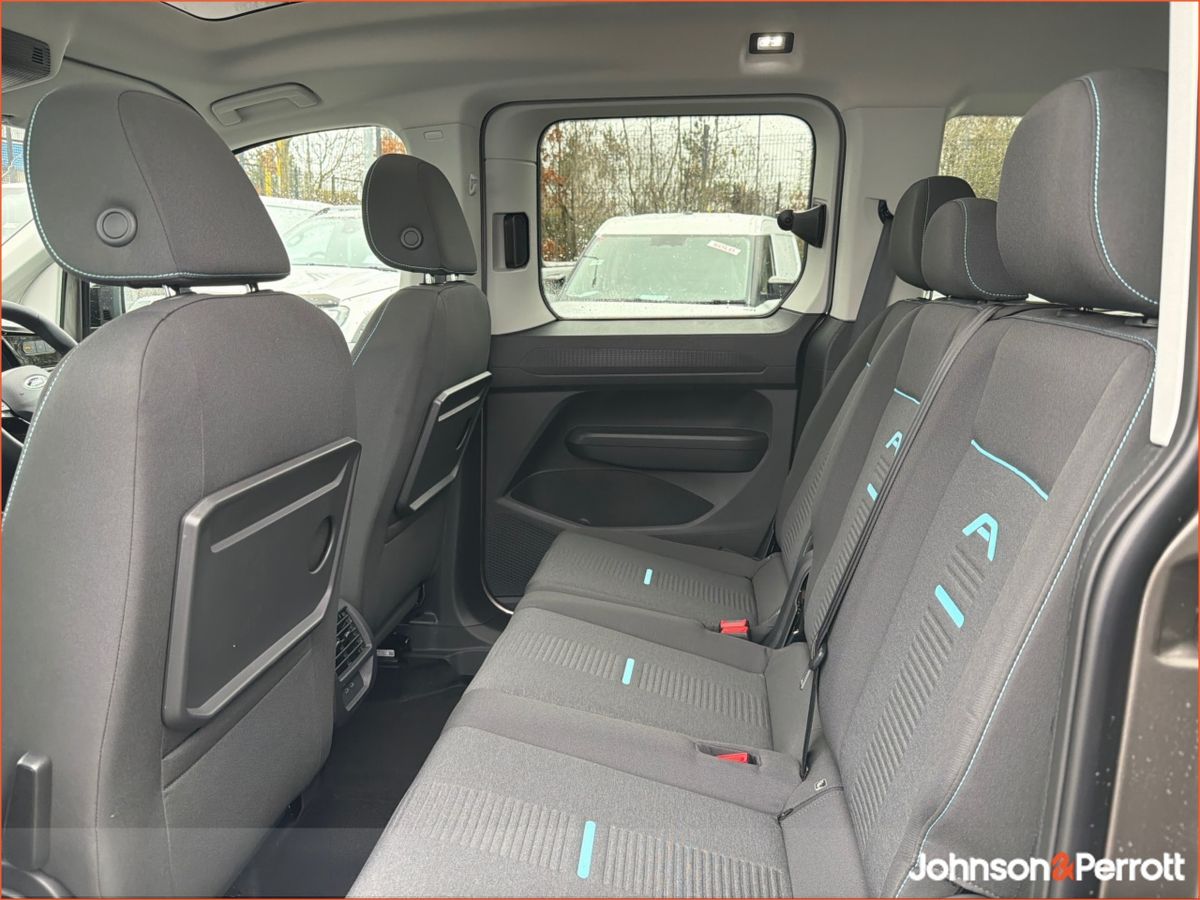 Ford Tourneo Connect 5 Seater I Available in Different Variants