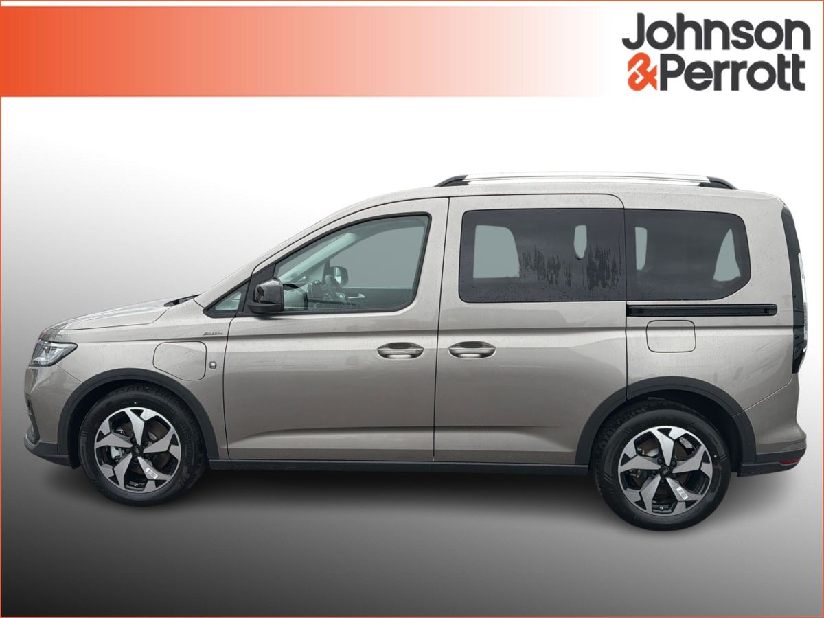 Ford Tourneo Connect 5 Seater I Available in Different Variants