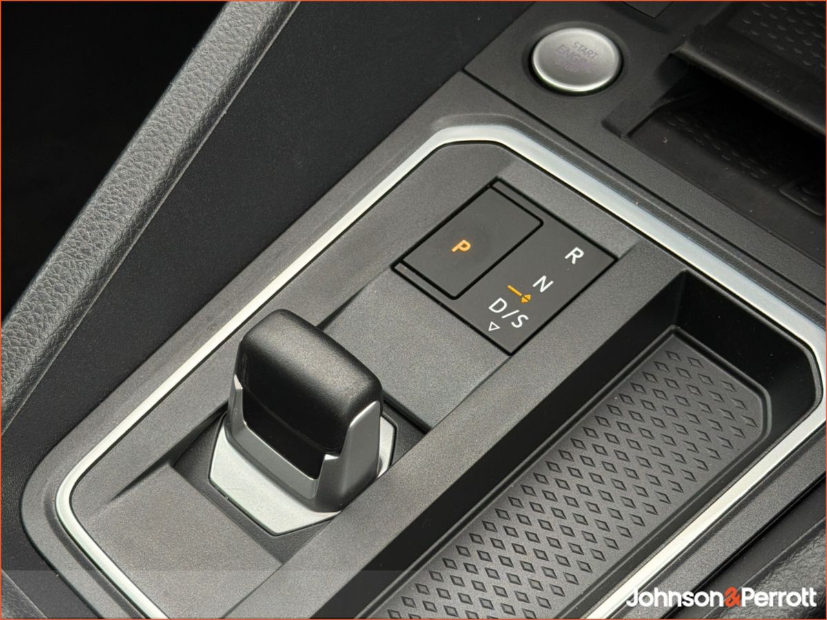 Ford Tourneo Connect 5 Seater I Available in Different Variants