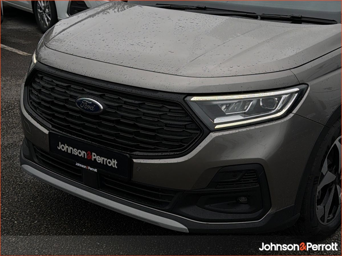 Ford Tourneo Connect 5 Seater I Available in Different Variants