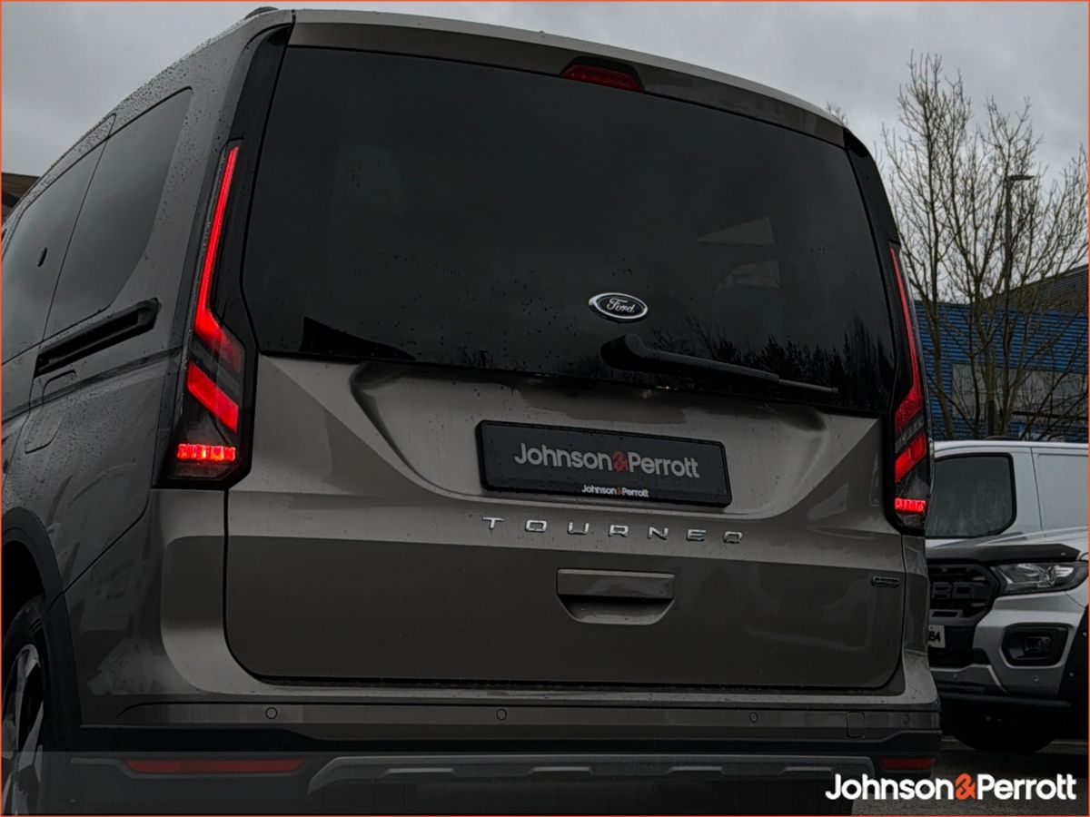 Ford Tourneo Connect 5 Seater I Available in Different Variants