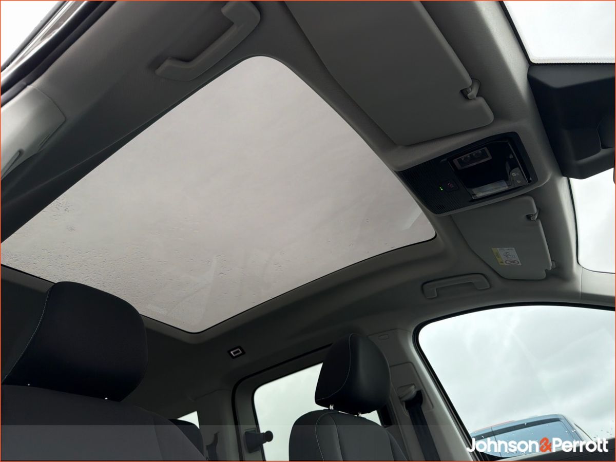 Ford Tourneo Connect 5 Seater I Available in Different Variants