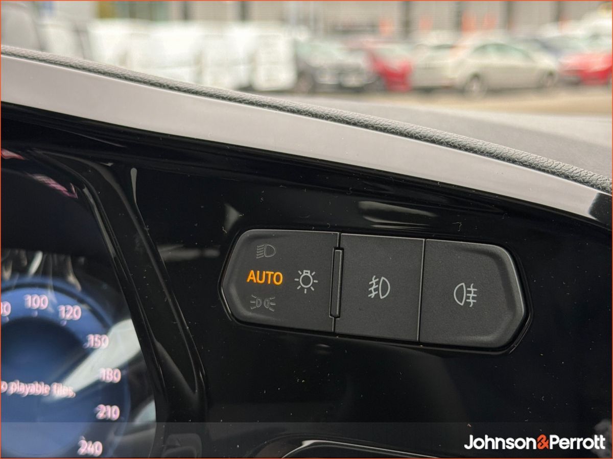 Ford Tourneo Connect 5 Seater I Available in Different Variants