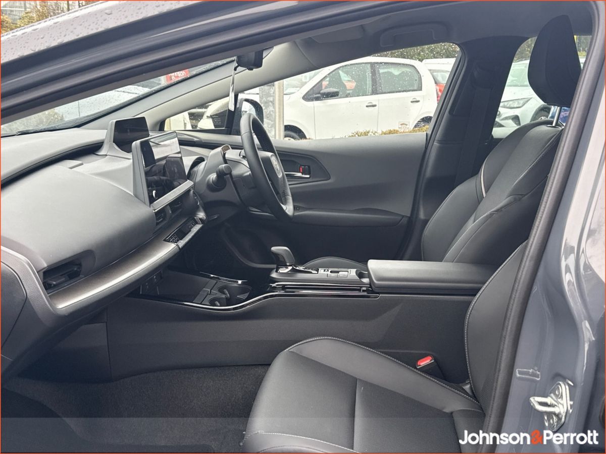 Toyota Prius 2.0 Litre Plug-in Hybrid *VERY LOW MILEAGE*