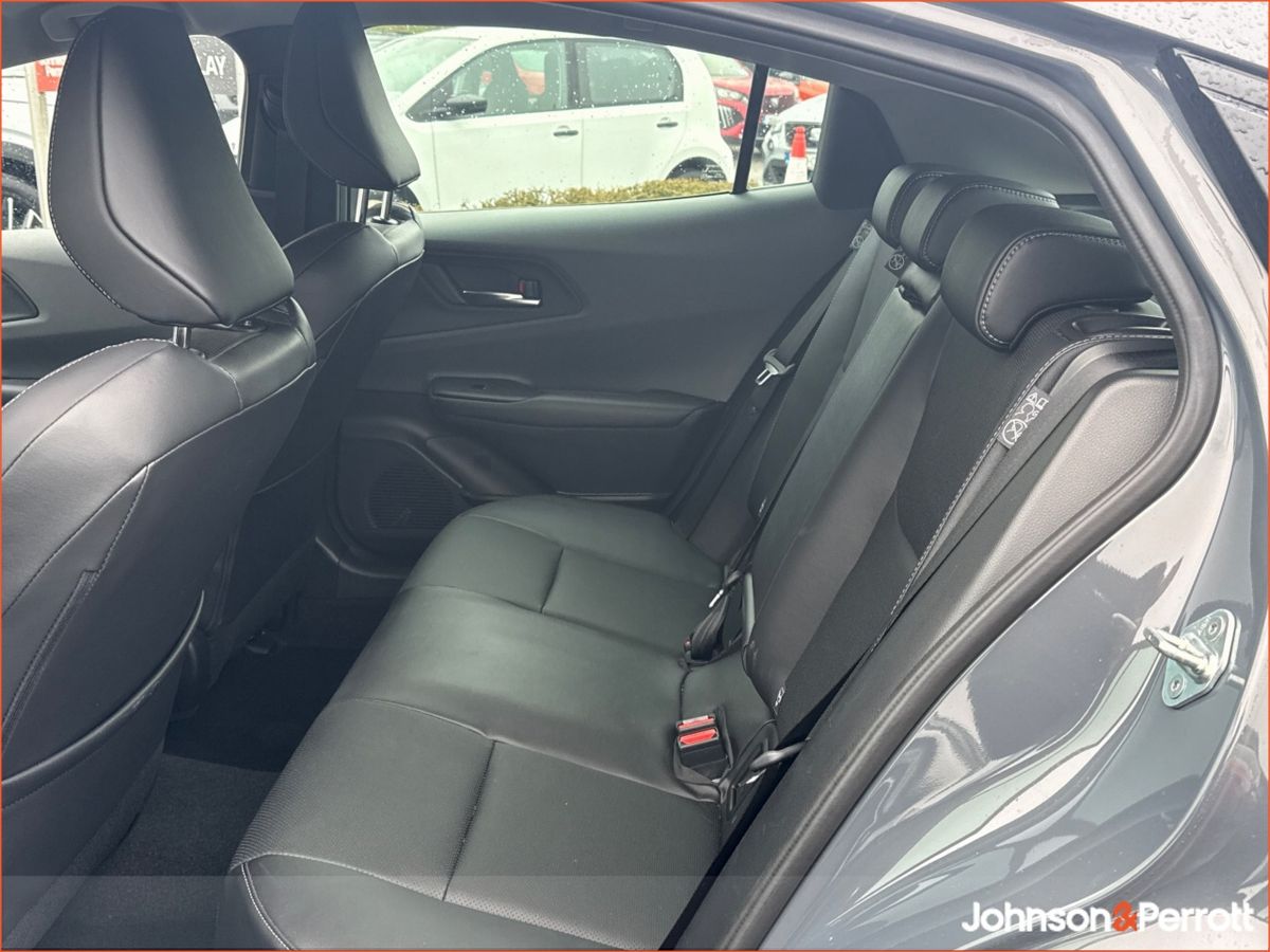 Toyota Prius 2.0 Litre Plug-in Hybrid *VERY LOW MILEAGE*