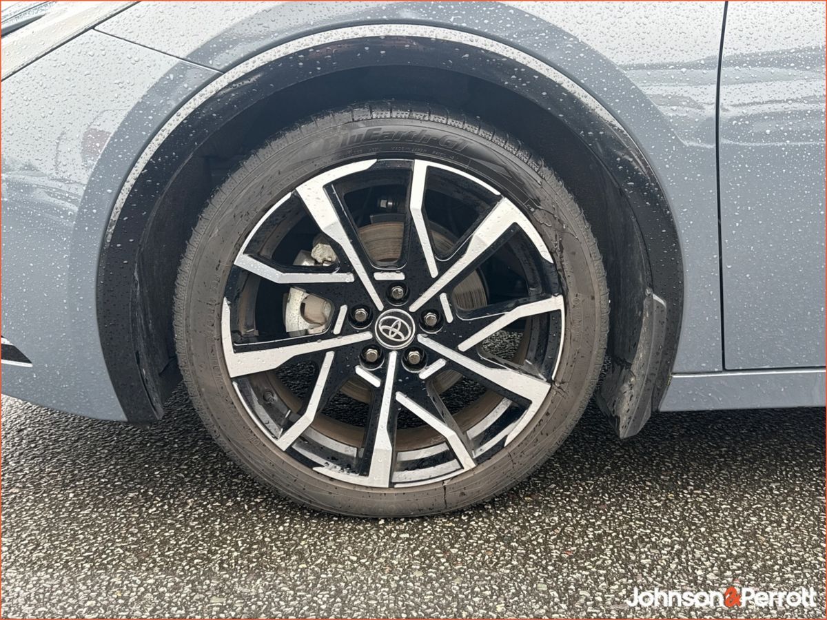 Toyota Prius 2.0 Litre Plug-in Hybrid *VERY LOW MILEAGE*