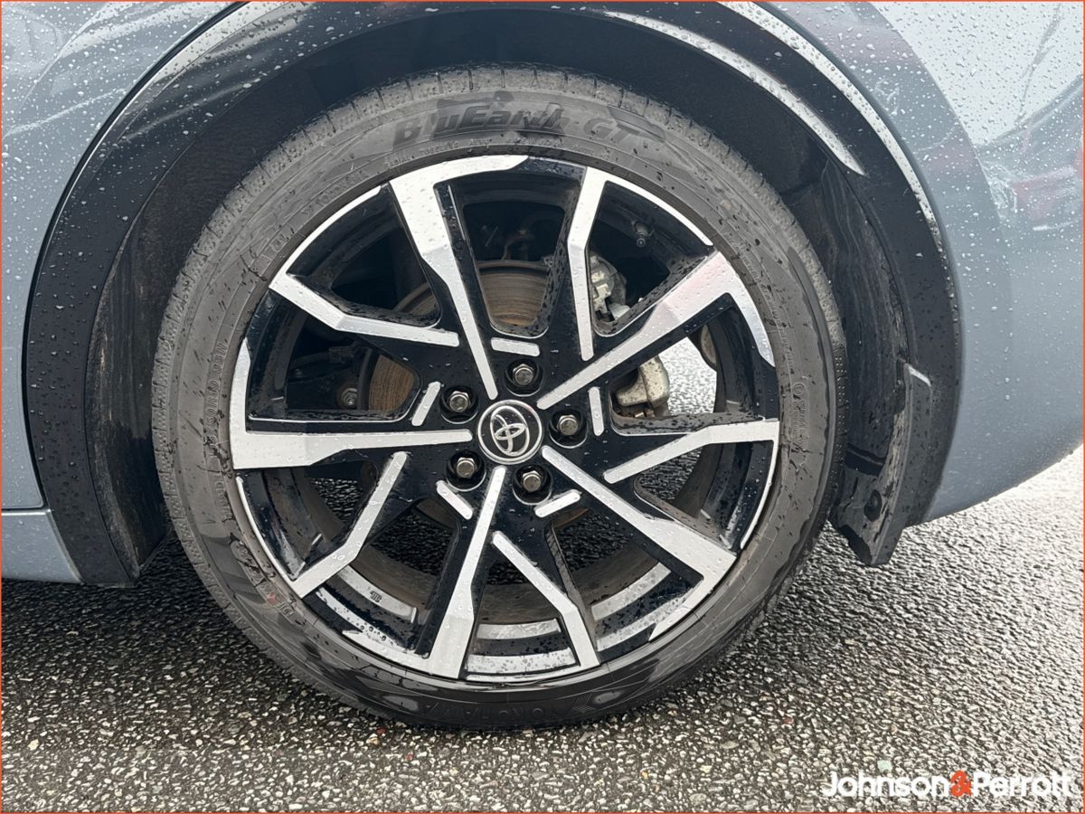 Toyota Prius 2.0 Litre Plug-in Hybrid *VERY LOW MILEAGE*