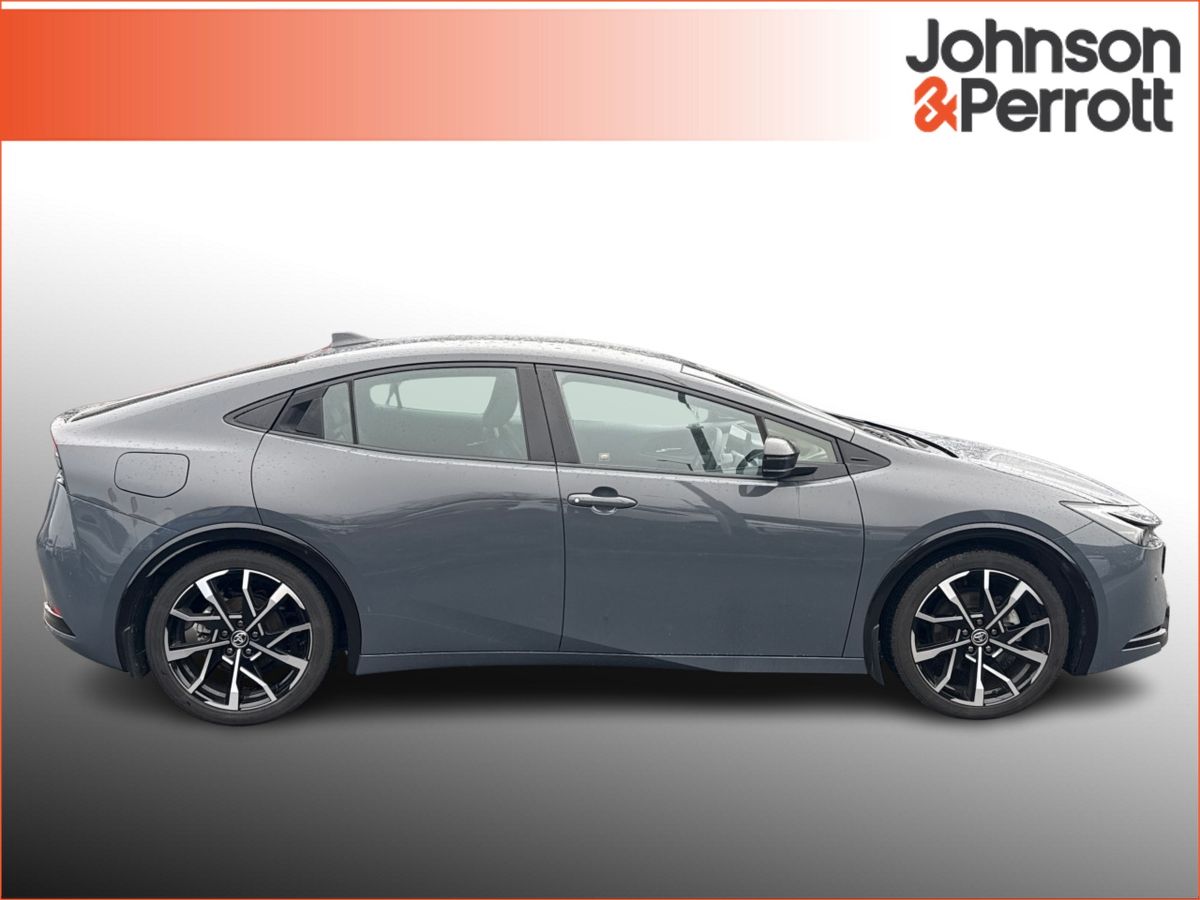 Toyota Prius 2.0 Litre Plug-in Hybrid *VERY LOW MILEAGE*