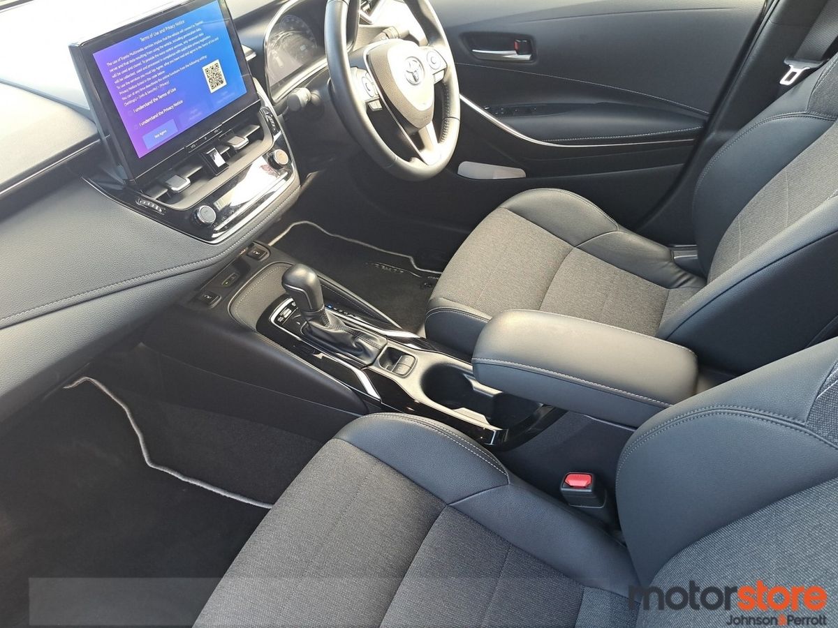 Toyota Corolla 1.8 Hybrid Sol Estate