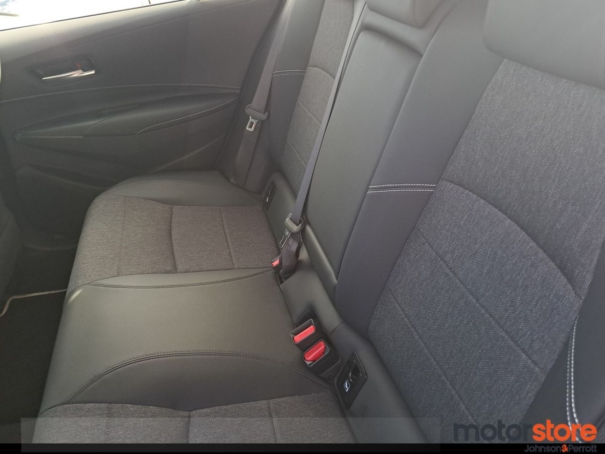 Toyota Corolla 1.8 Hybrid Sol Estate