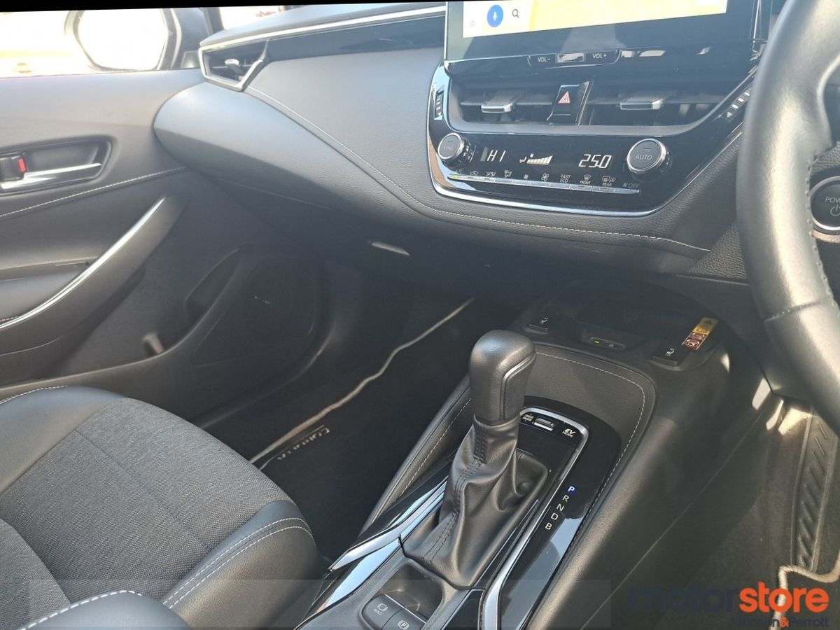 Toyota Corolla 1.8 Hybrid Sol Estate