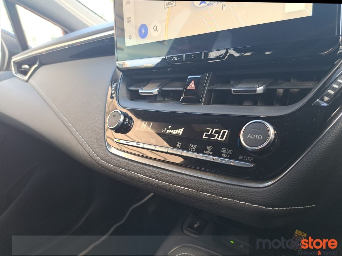 Toyota Corolla 1.8 Hybrid Sol Estate