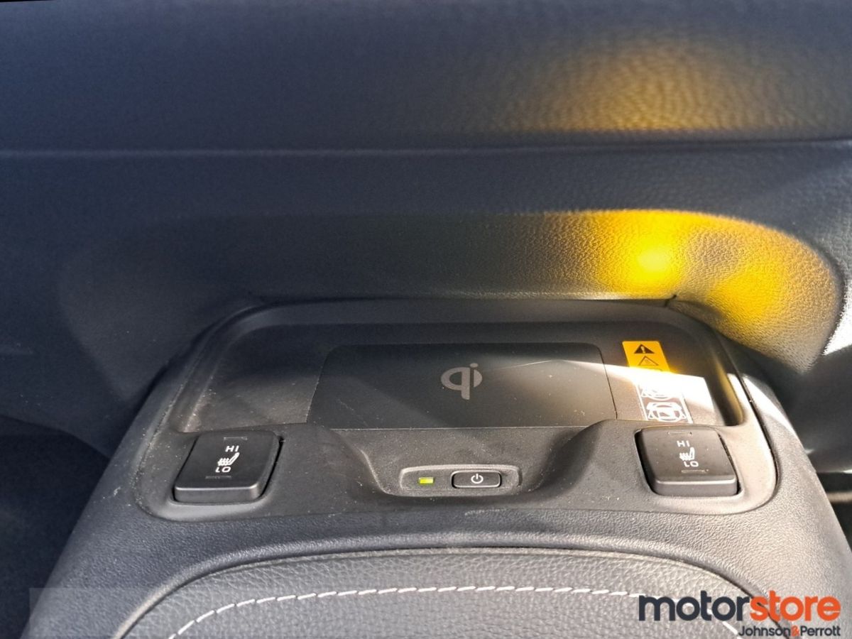 Toyota Corolla 1.8 Hybrid Sol Estate