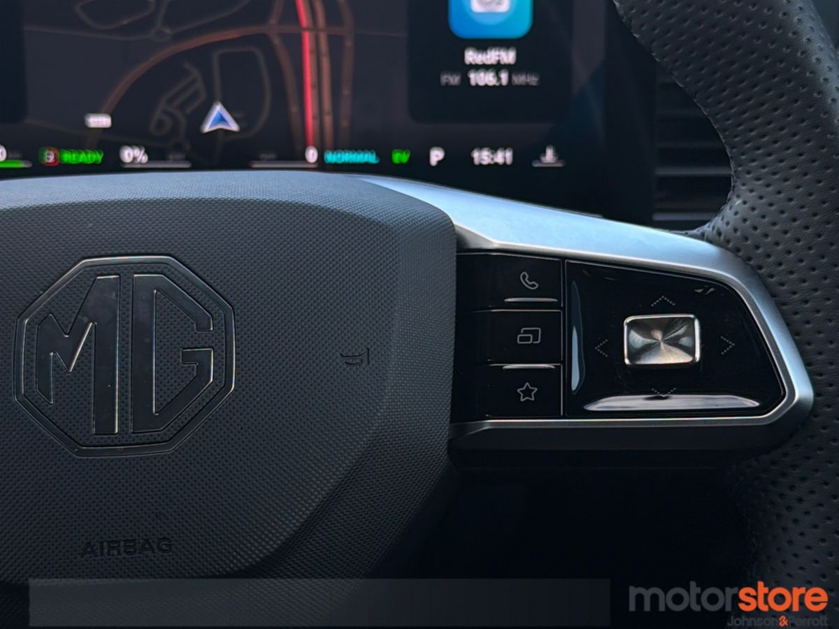 MG HS Plug-in Hybrid Exclusive **TOP SEPC / SAVE €5000**