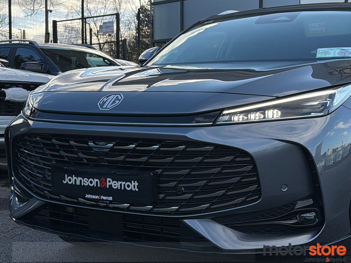 MG HS Plug-in Hybrid Exclusive **TOP SEPC / SAVE €5000**
