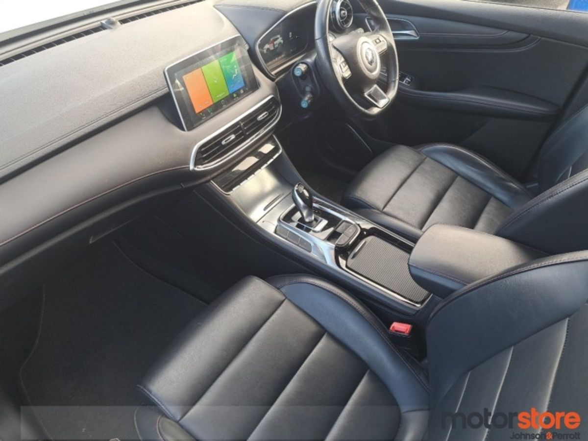 MG HS Plug-in Hybrid **LIKE NEW**