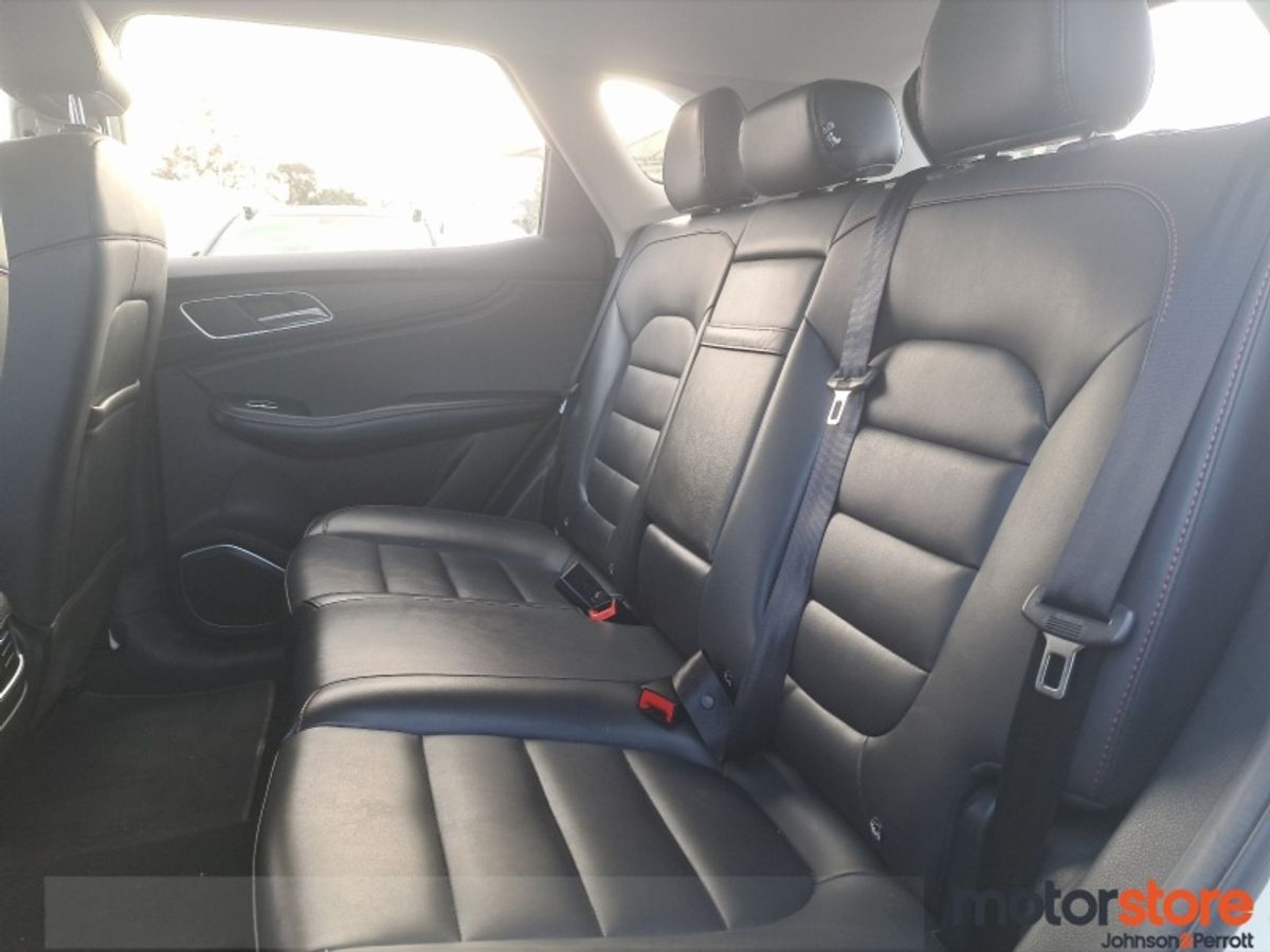 MG HS Plug-in Hybrid **LIKE NEW**