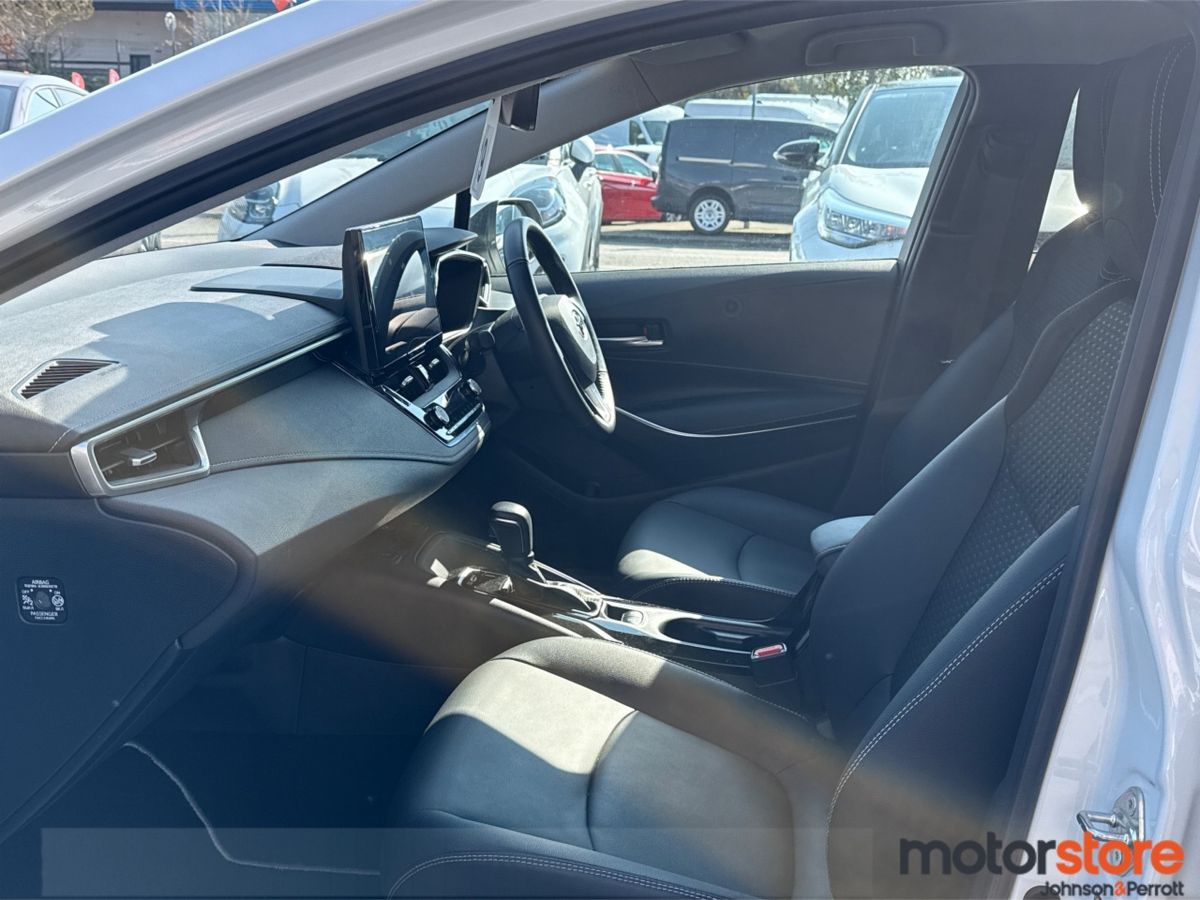 Toyota Corolla 1.8 Hybrid Sol Saloon