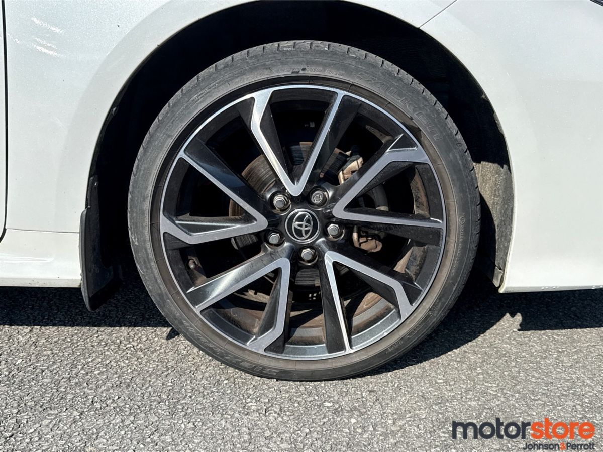 Toyota Corolla 1.8 Hybrid Sol Saloon