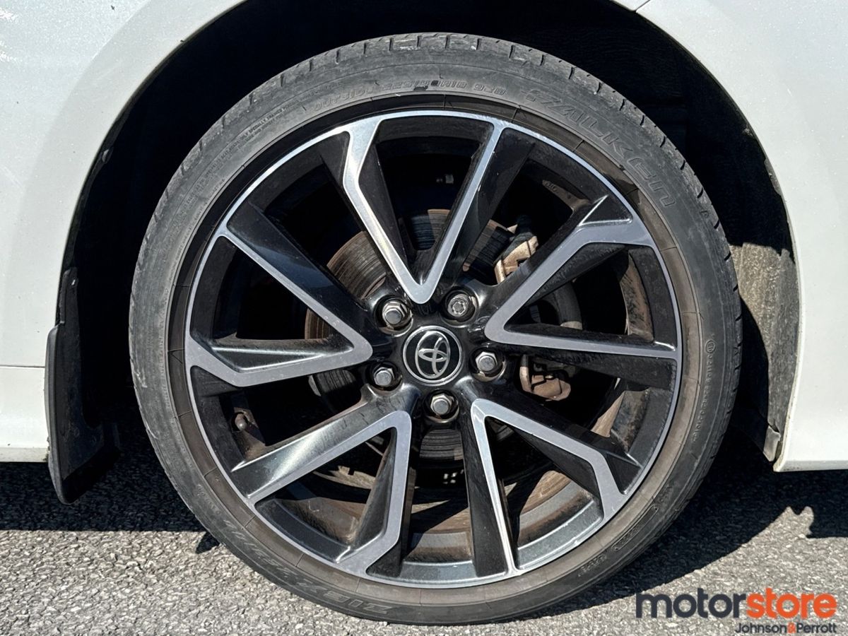 Toyota Corolla 1.8 Hybrid Sol Saloon