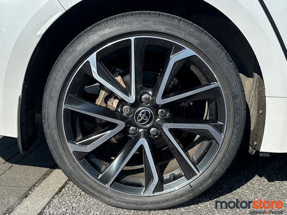 Toyota Corolla 1.8 Hybrid Sol Saloon