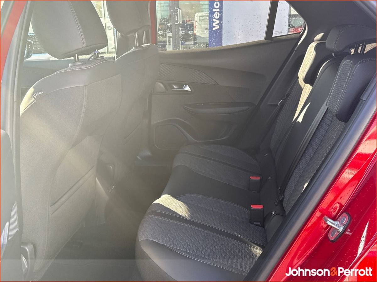 Peugeot 2008 1.2 MHEV Puretech 136bhp Allure