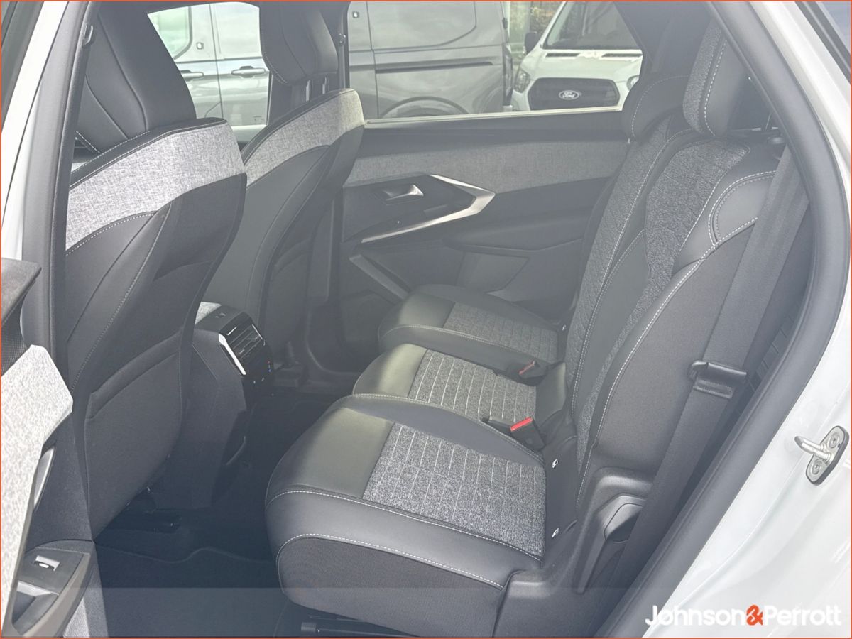 Peugeot 5008 1.2 MHEV 145bhp E-DCS6 Allure