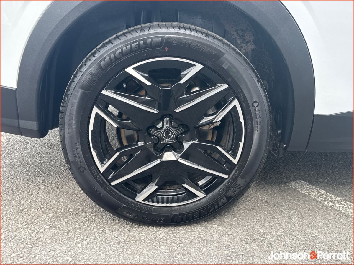 Peugeot 5008 1.2 MHEV 145bhp E-DCS6 Allure