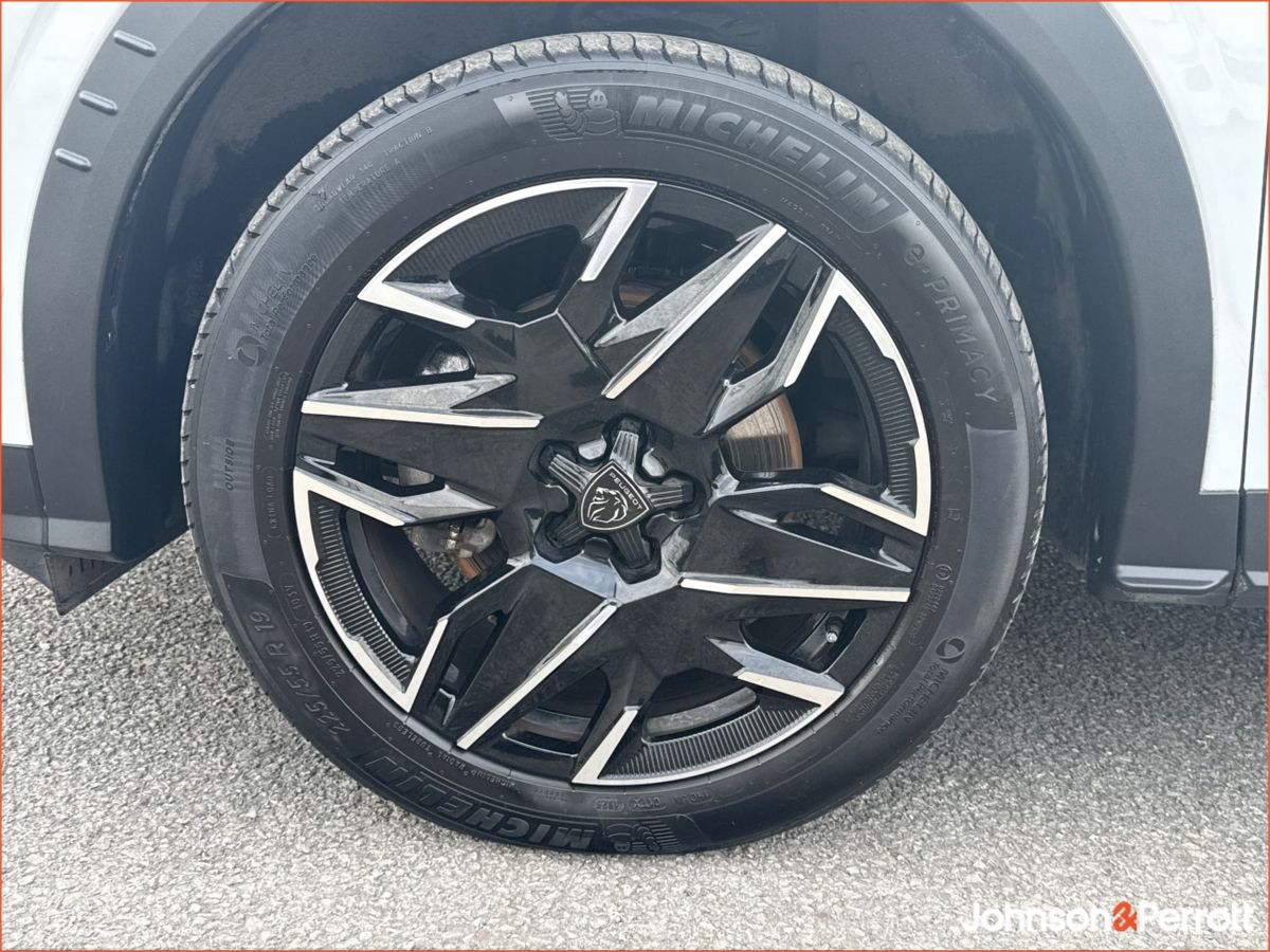 Peugeot 5008 1.2 MHEV 145bhp E-DCS6 Allure