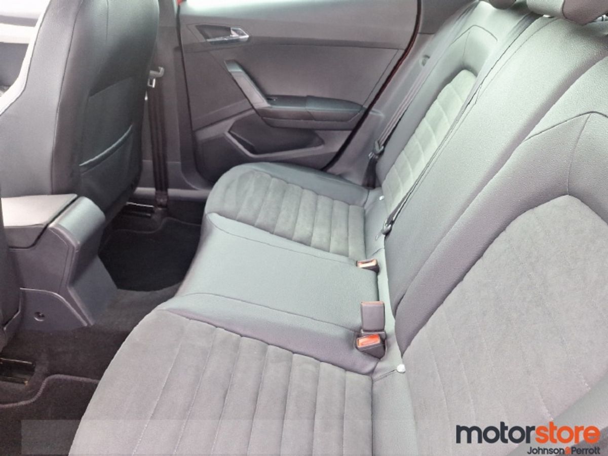 SEAT Arona 1.0TSI 110hp Xcellence *TINY MILEAGE*