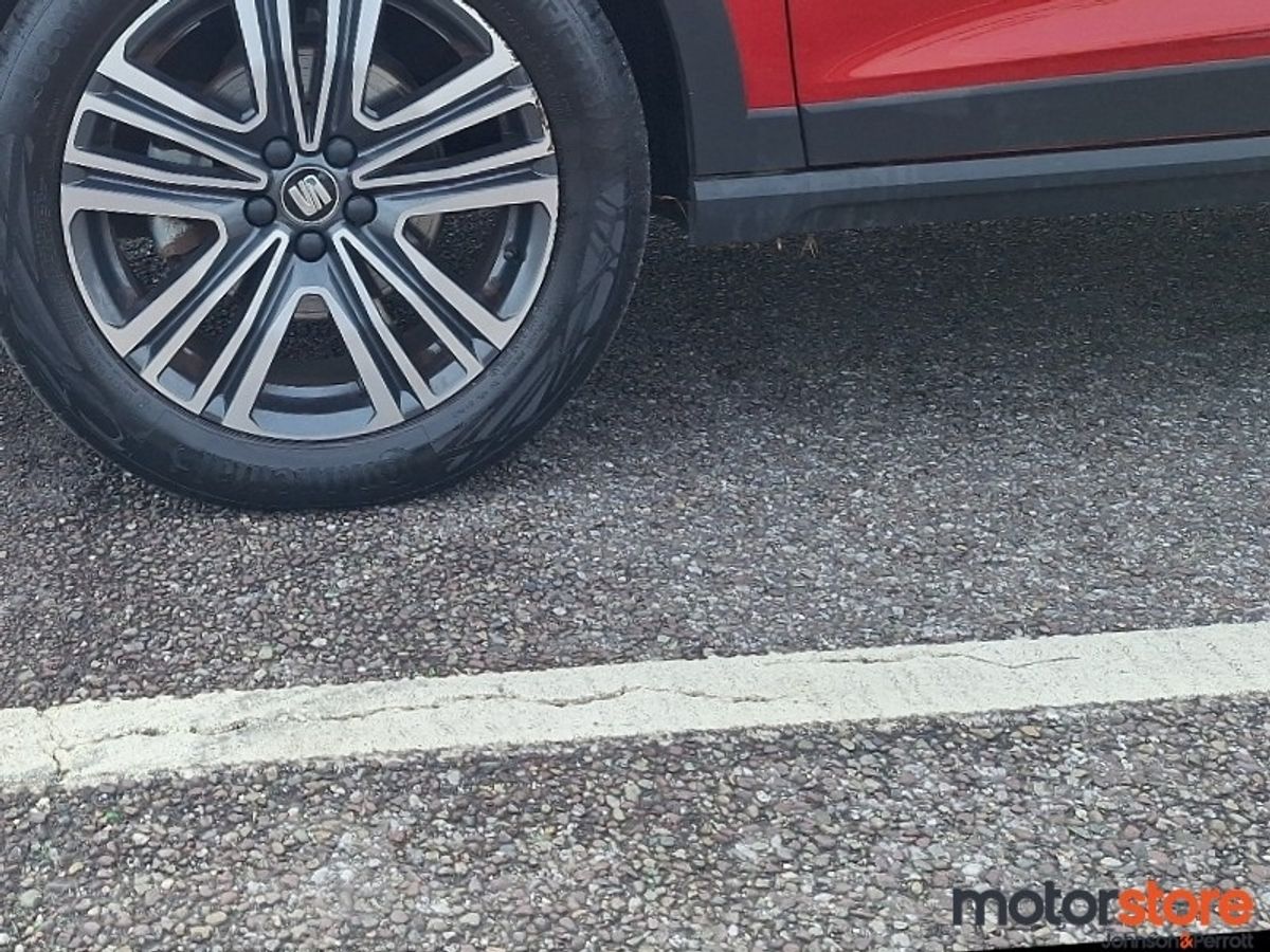 SEAT Arona 1.0TSI 110hp Xcellence *TINY MILEAGE*