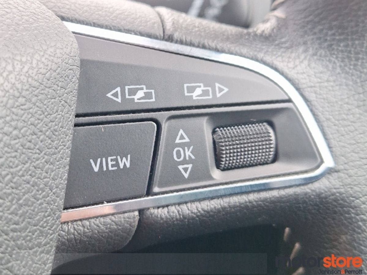 SEAT Arona 1.0TSI 110hp Xcellence *TINY MILEAGE*