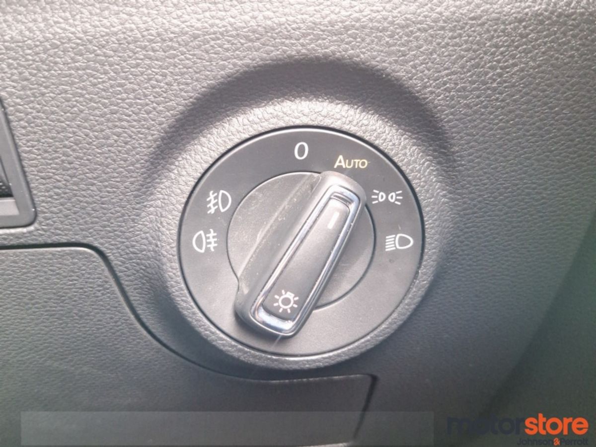 SEAT Arona 1.0TSI 110hp Xcellence *TINY MILEAGE*