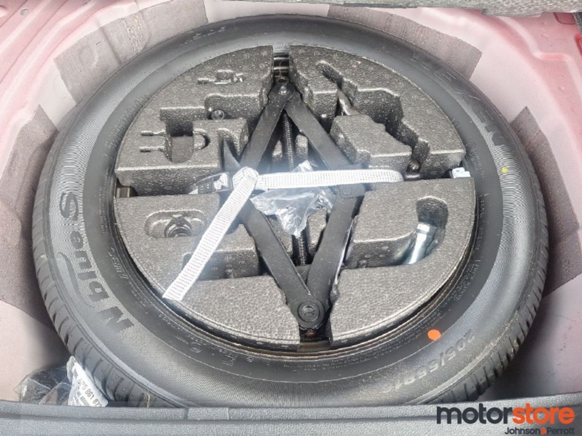 SEAT Arona 1.0TSI 110hp Xcellence *TINY MILEAGE*