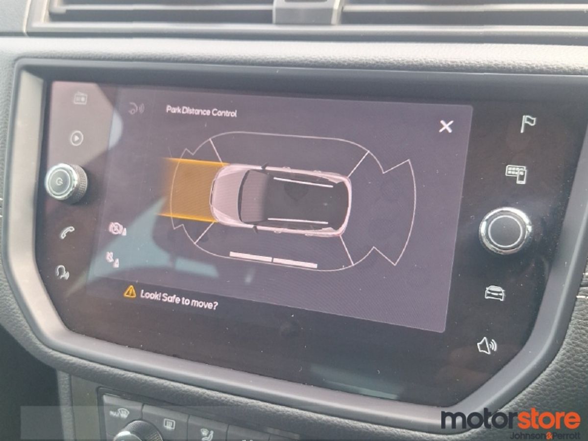 SEAT Arona 1.0TSI 110hp Xcellence *TINY MILEAGE*