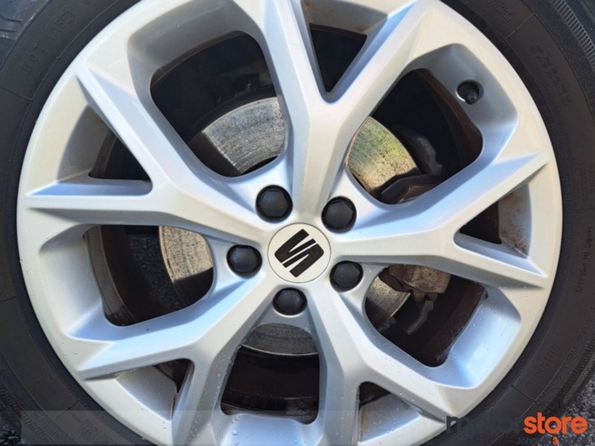 SEAT Arona 1.0TSI 110hp FR **HUGE SPEC / LOW MILEAGE**