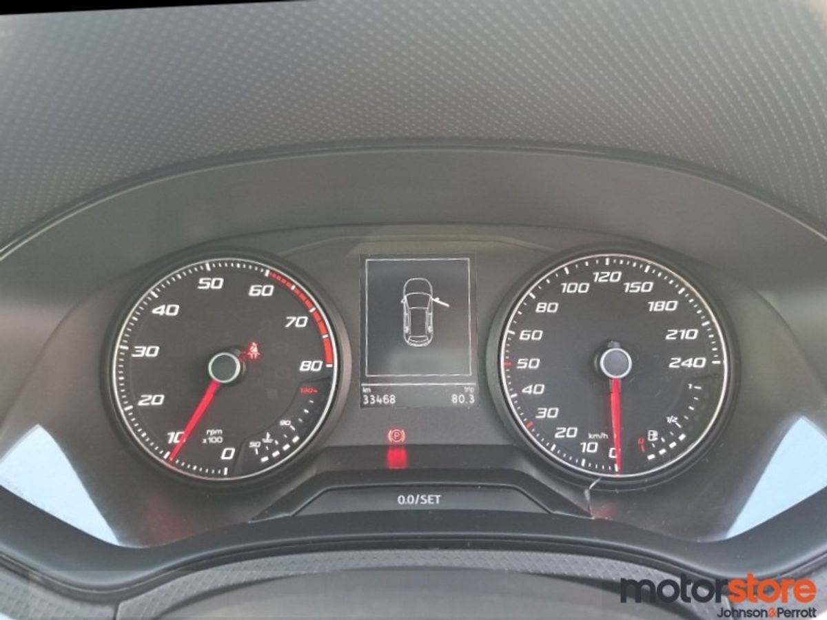 SEAT Arona 1.0TSI 110hp FR **HUGE SPEC / LOW MILEAGE**